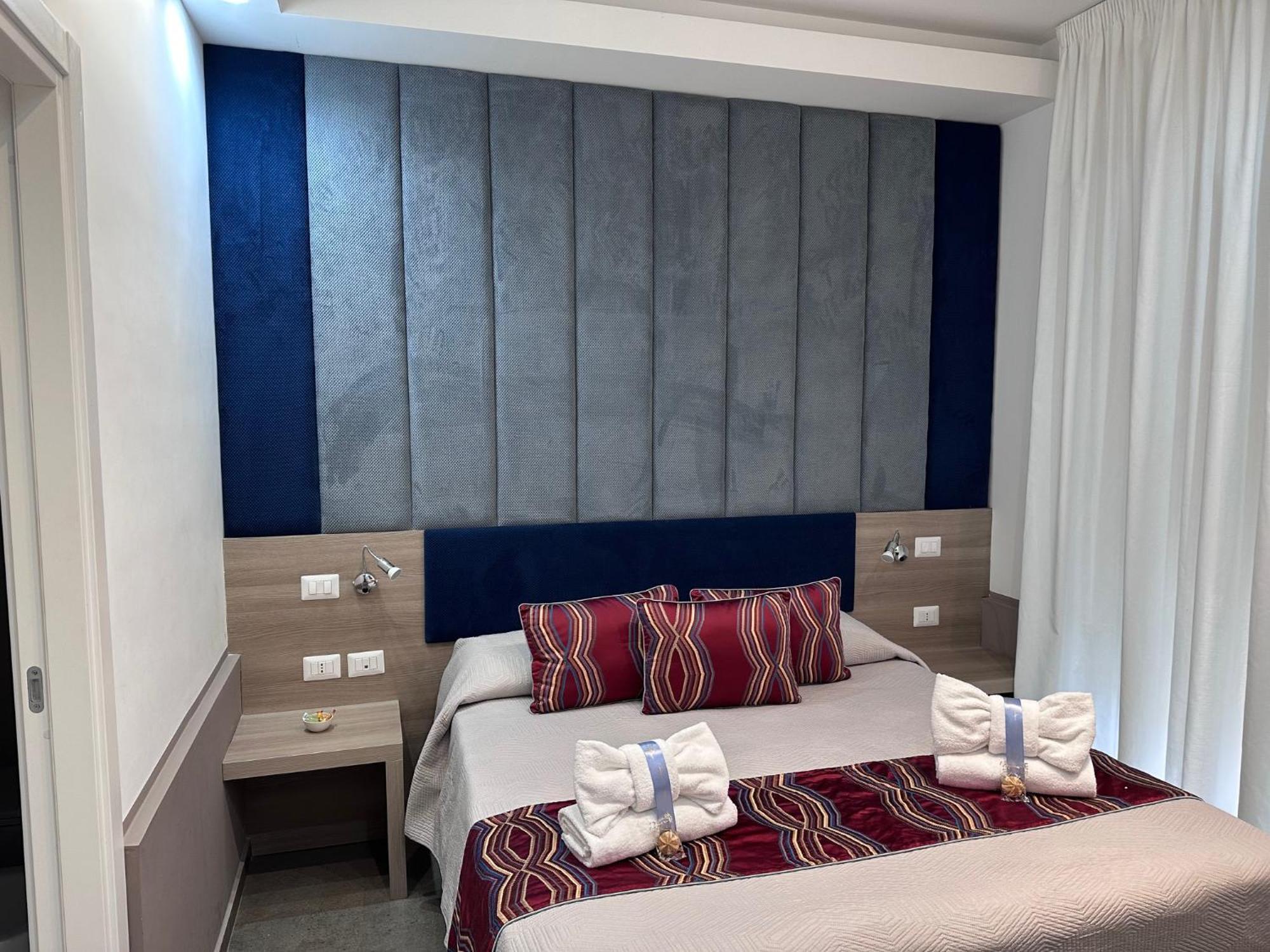 Regina Margherita Suite Наполи Екстериор снимка