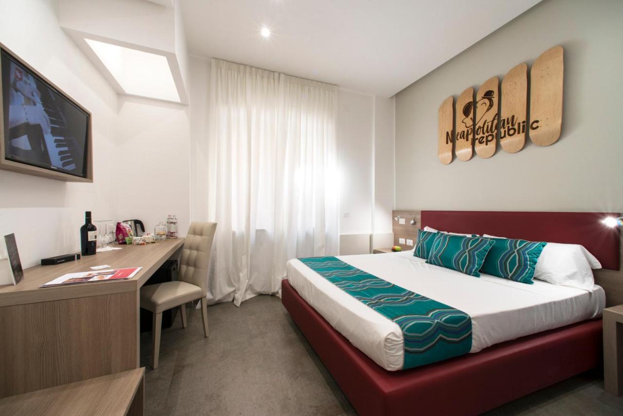 Regina Margherita Suite Наполи Екстериор снимка