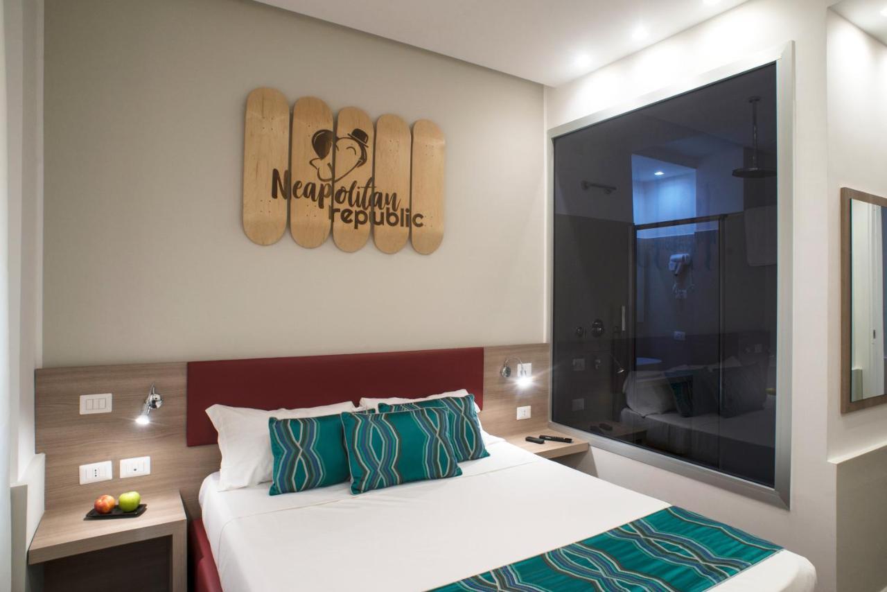 Regina Margherita Suite Наполи Екстериор снимка